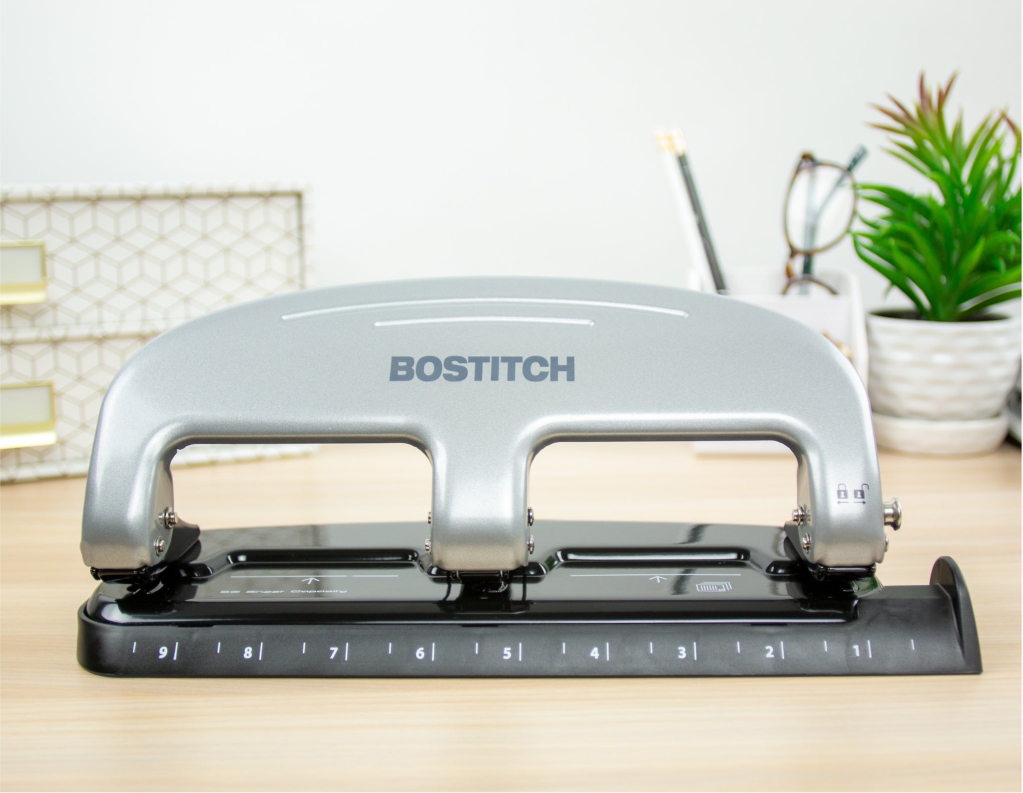 Bostitch EZ Squeeze 3-Hole Punch, 20-Sheet Capacity, Silver/Black