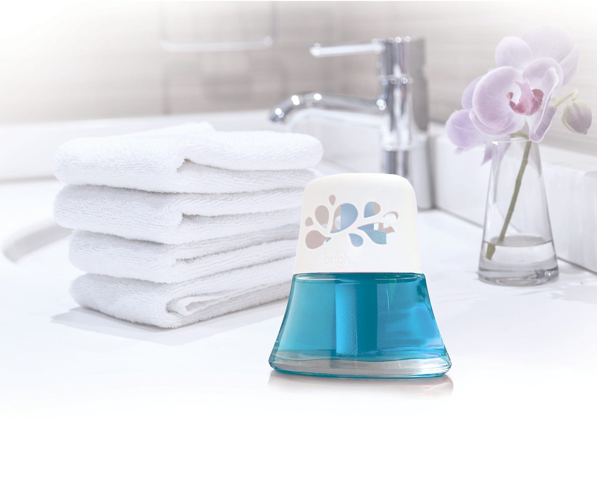 Bright Air Scented Oil & Holder, Calm Waters & Spa