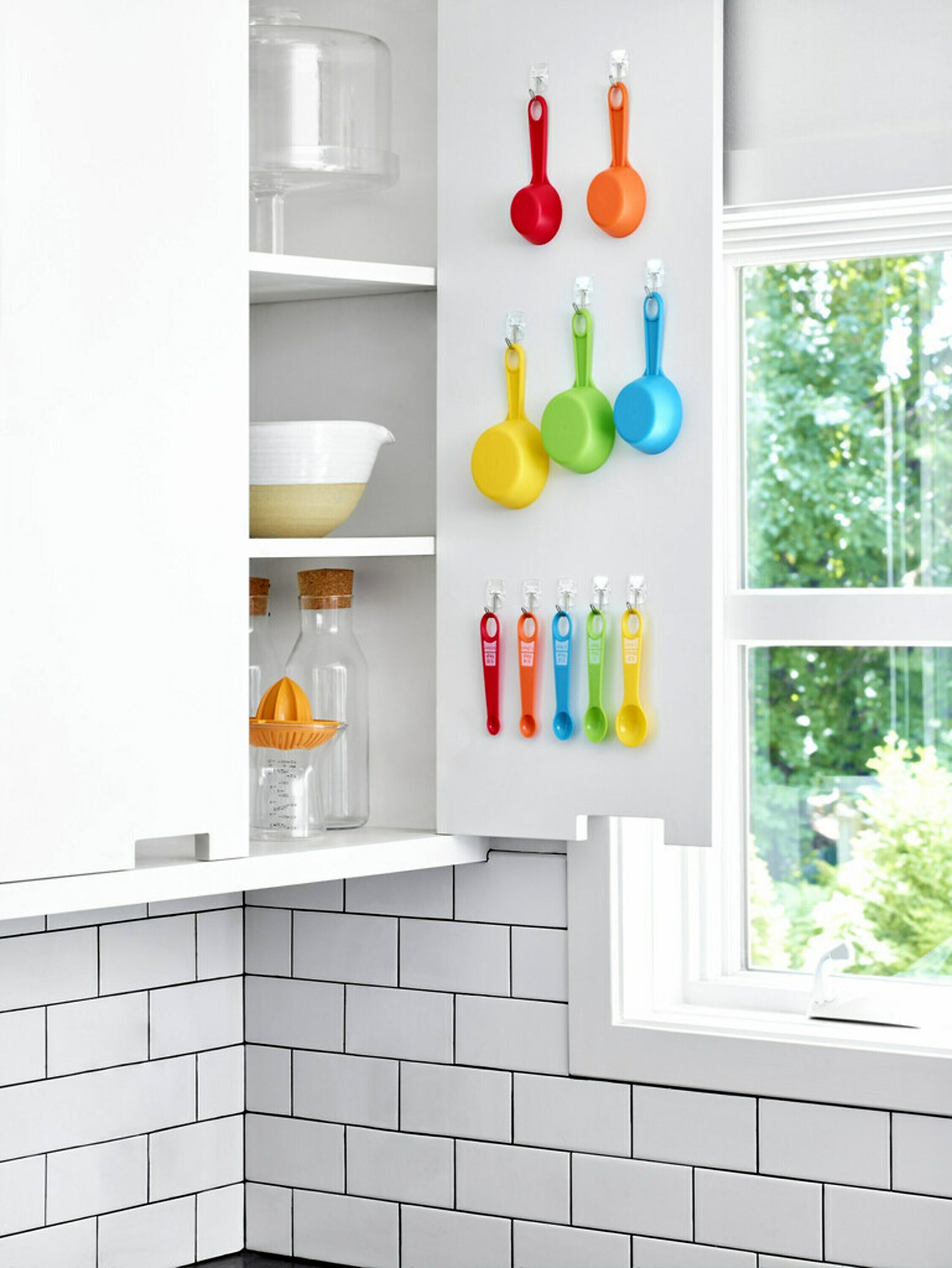 Command Small Wire Toggle Hooks, Damage Free Hanging of Dorm Room Decorations, 9 Command Hooks, 12 Command Strips
