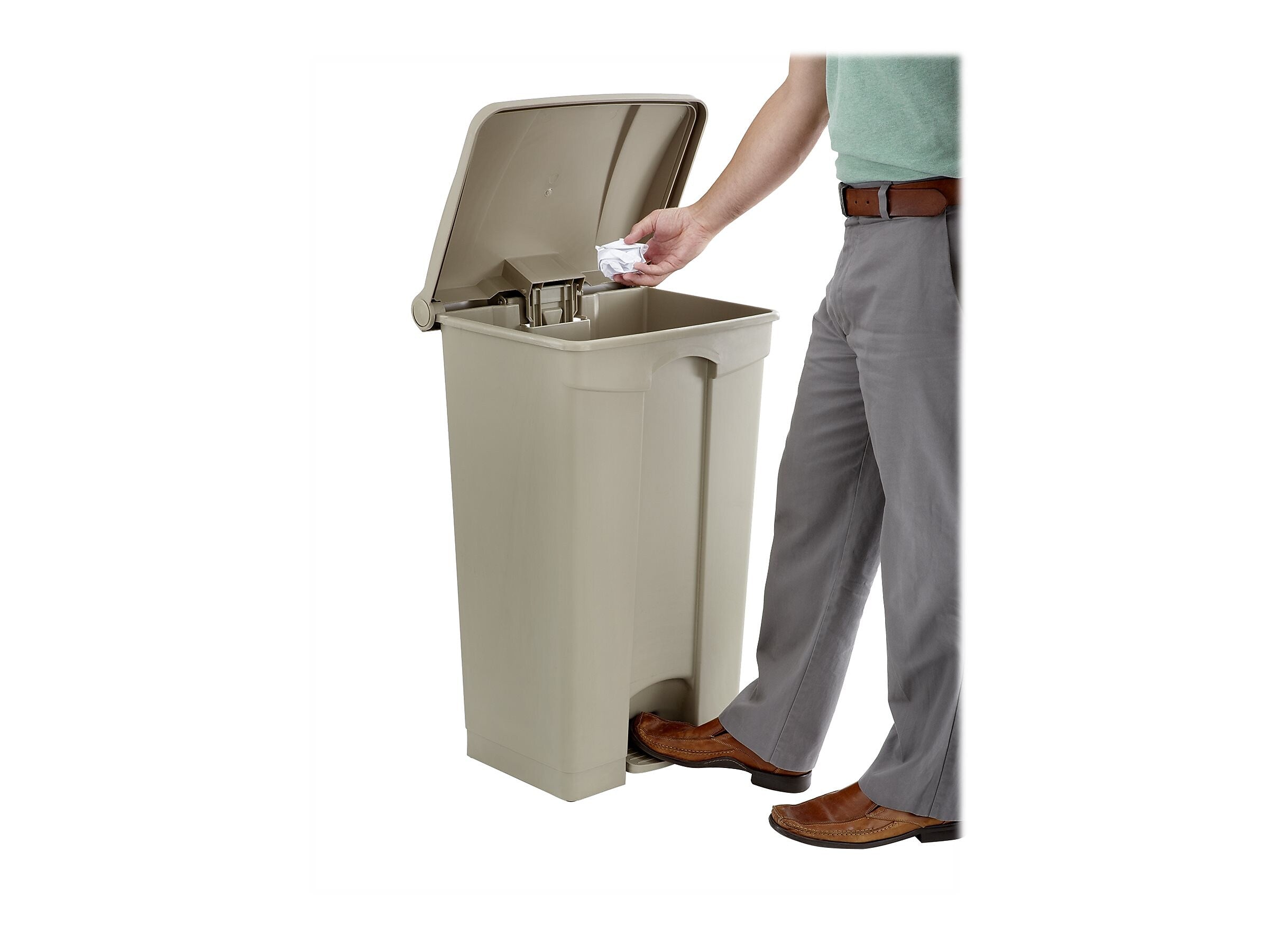 Safco Indoor Step Trash Can, Tan Plastic, 23 Gal.
