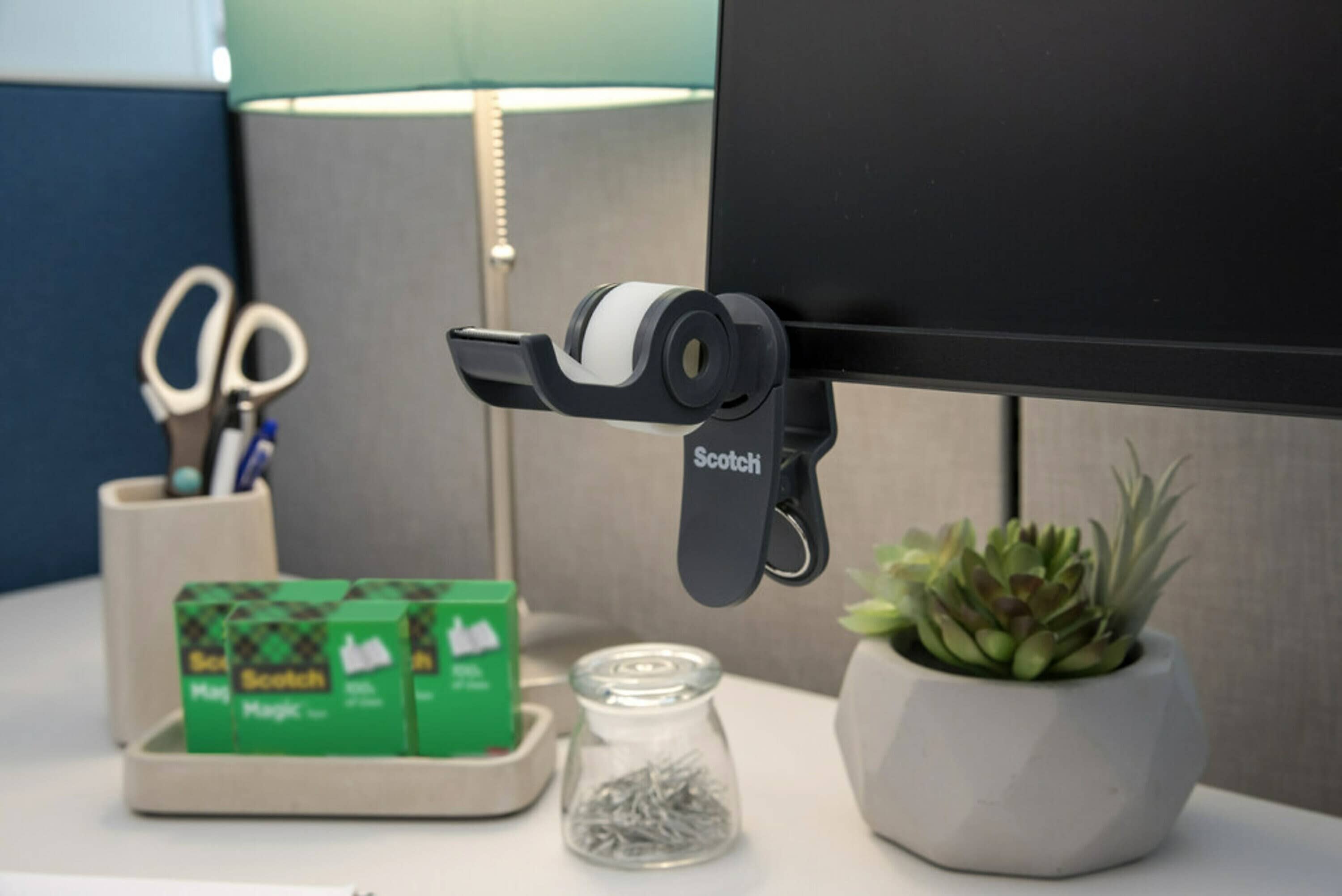 Scotch® Deluxe Desktop Tape Dispenser, Black