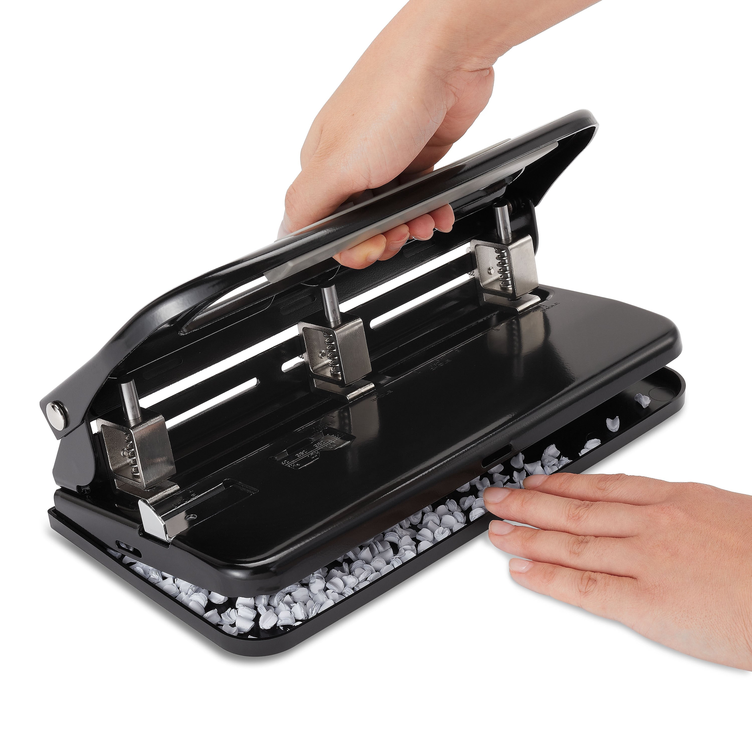 Staples Circle 3-Hole Punch, 30 Sheet Capacity, Black