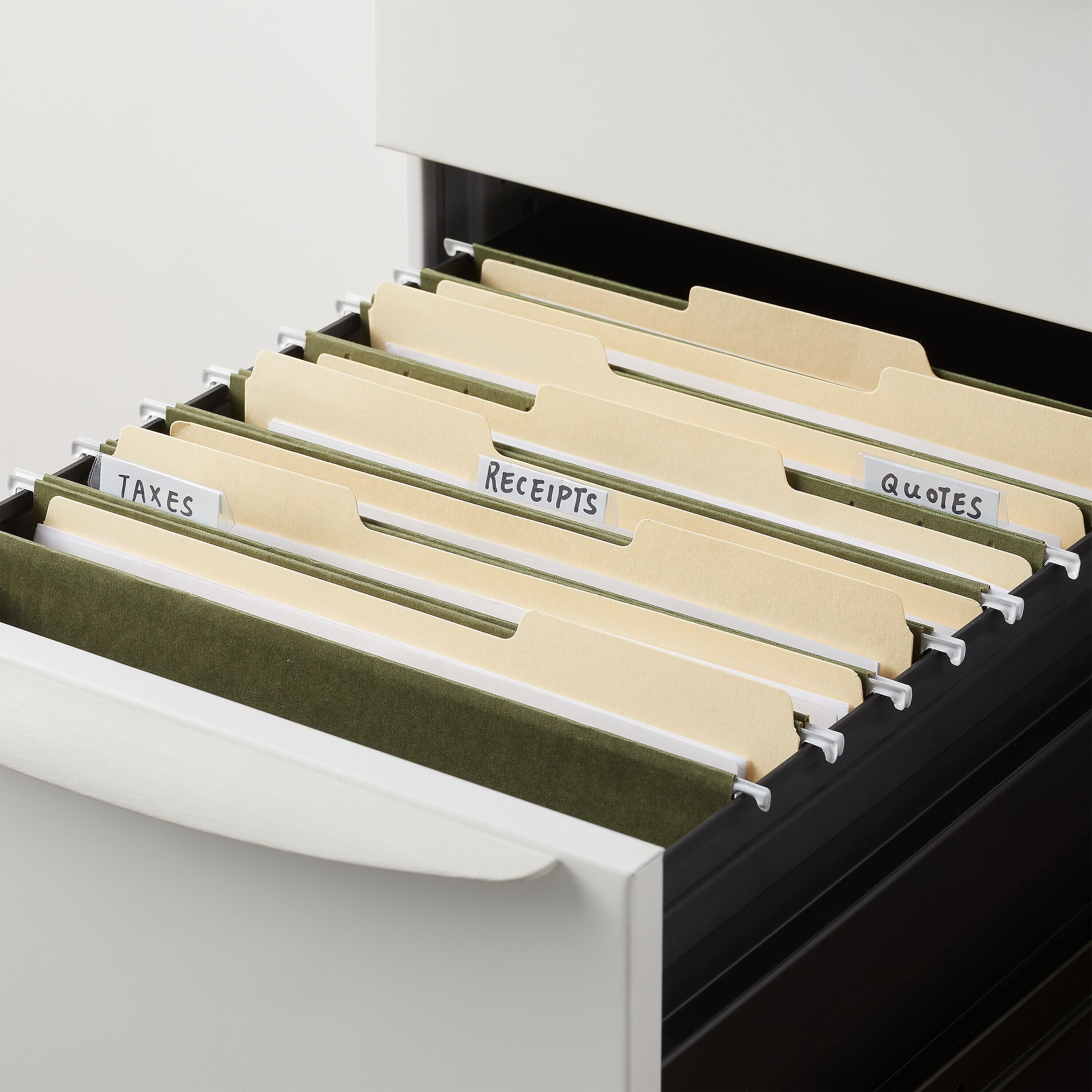 Staples Heavy Duty Box-Bottom Hanging File Folders, 2