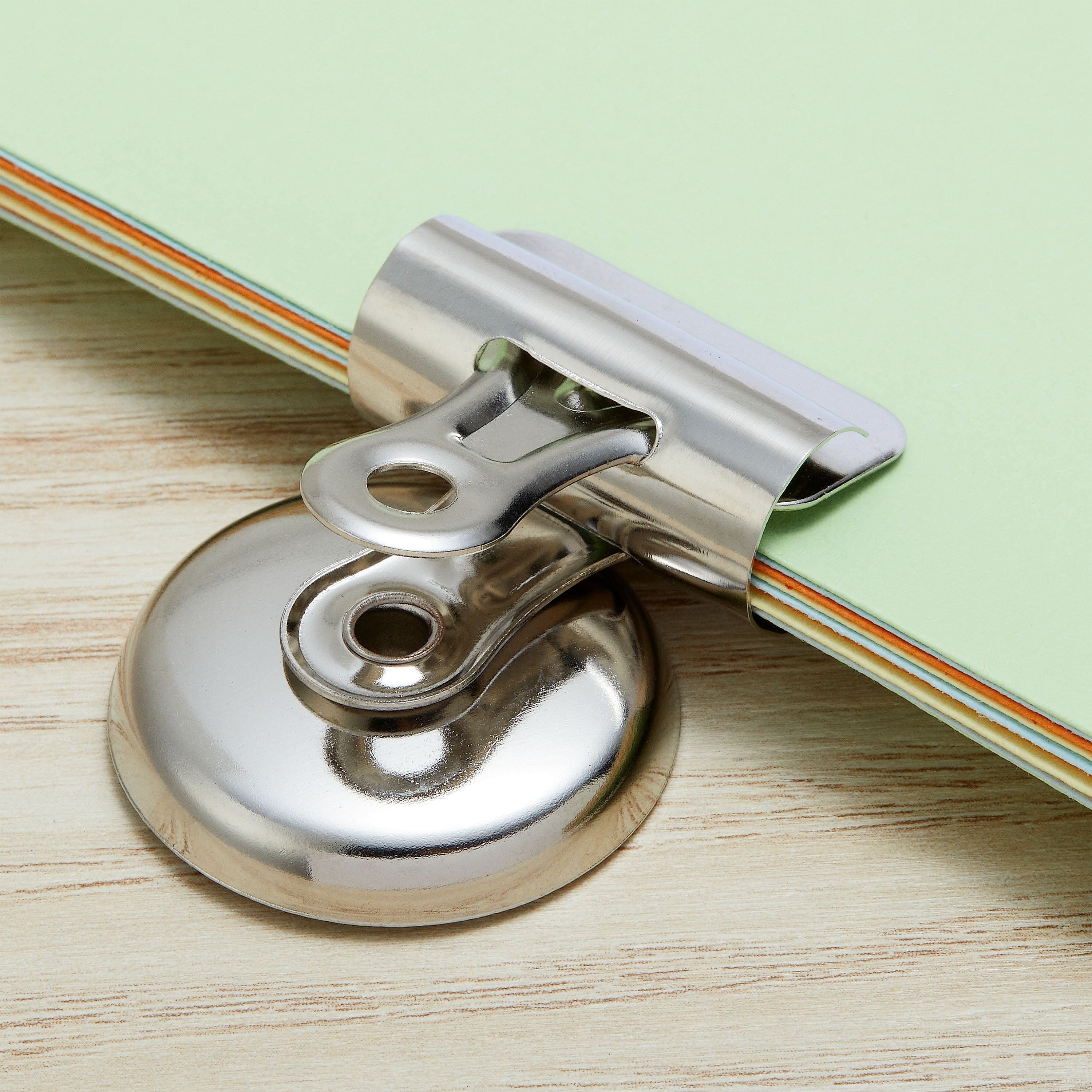 Staples Magnetic Bulldog Clips, 1.25