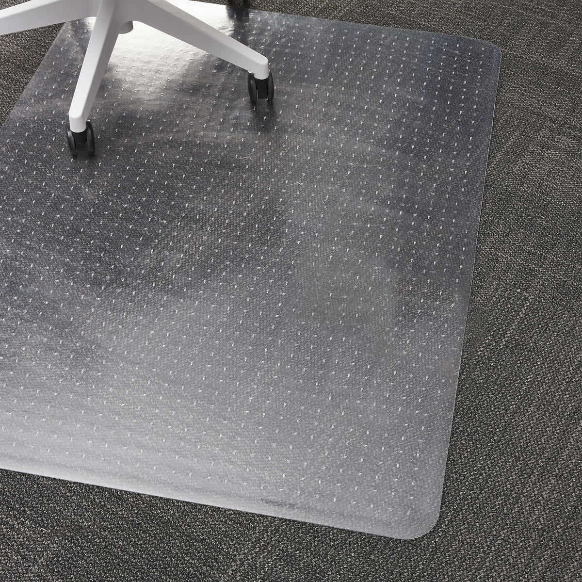 Staples®Carpet Chair Mat with Lip, 36" x 48'', Low-Pile, Clear